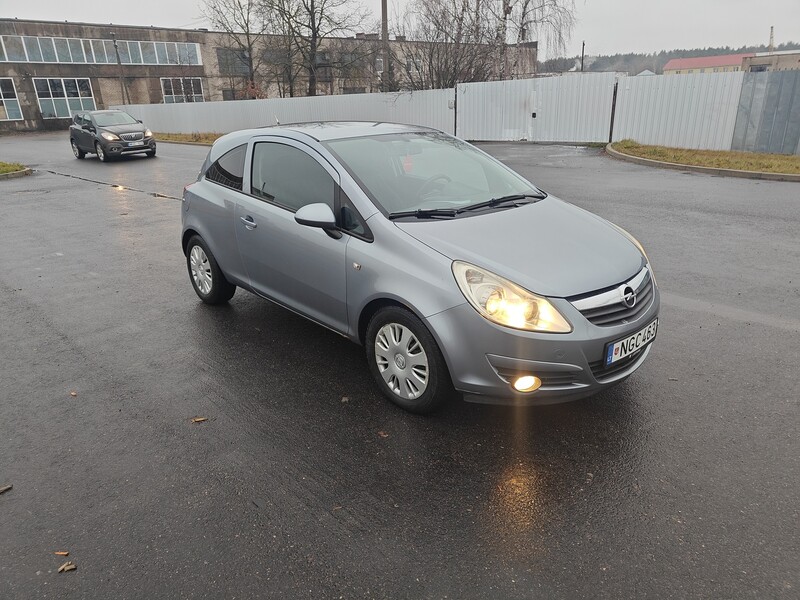 Фотография 2 - Opel Corsa 2009 г Хэтчбек