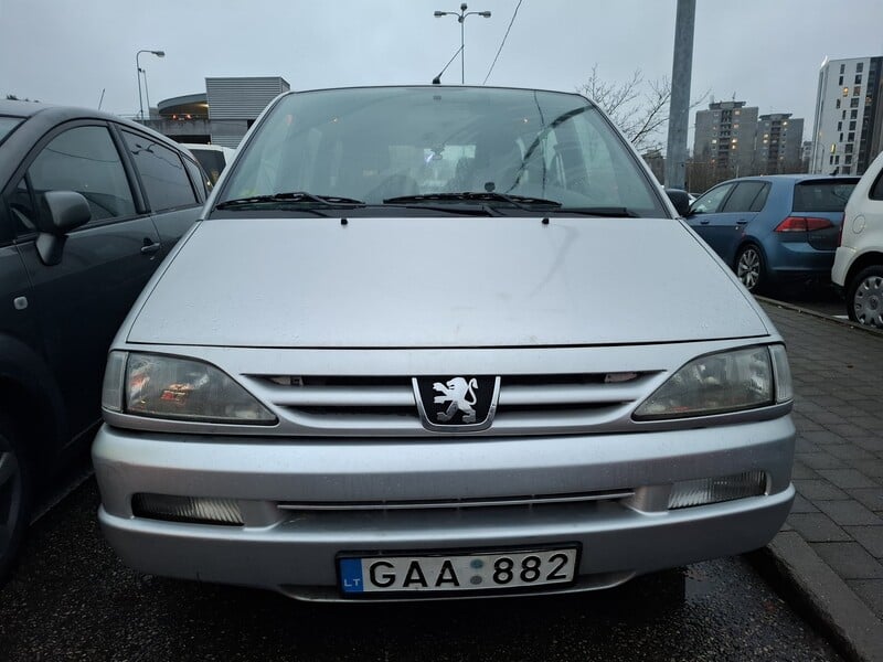 Photo 1 - Peugeot 806 2000 y Hatchback