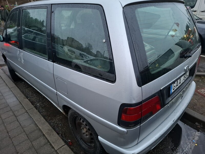 Photo 2 - Peugeot 806 2000 y Hatchback