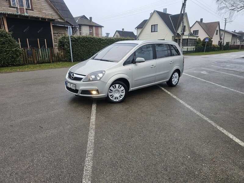 Photo 1 - Opel Zafira 2007 y Van