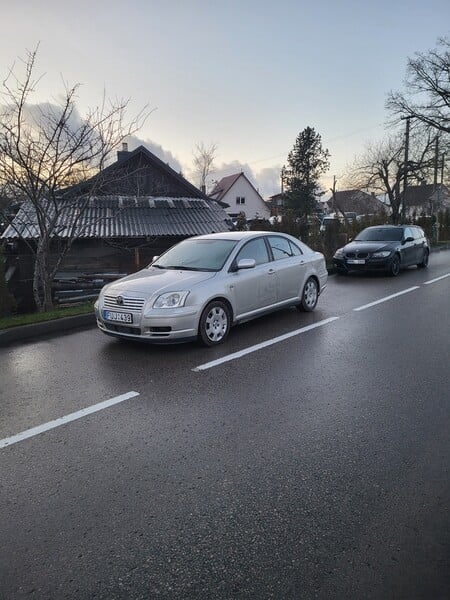 Photo 5 - Toyota Avensis 2004 y Hatchback