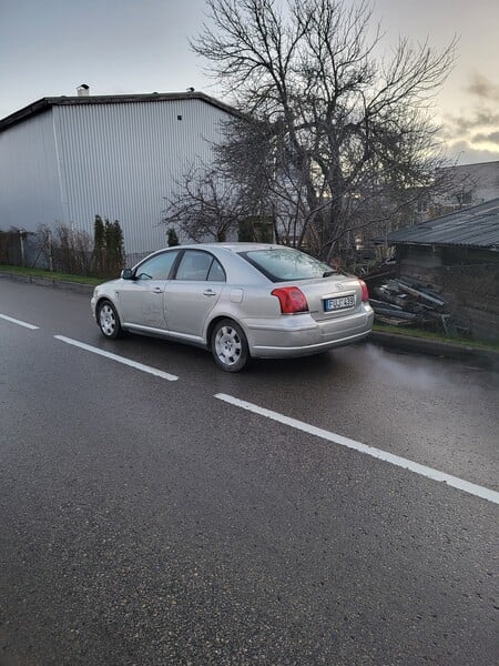 Photo 6 - Toyota Avensis 2004 y Hatchback