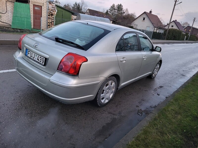 Photo 7 - Toyota Avensis 2004 y Hatchback