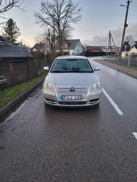 Photo 9 - Toyota Avensis 2004 y Hatchback