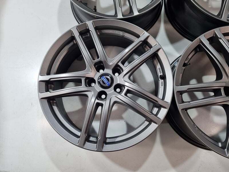 Photo 4 - Volvo XC60, XC40 XC60 light alloy R18 rims