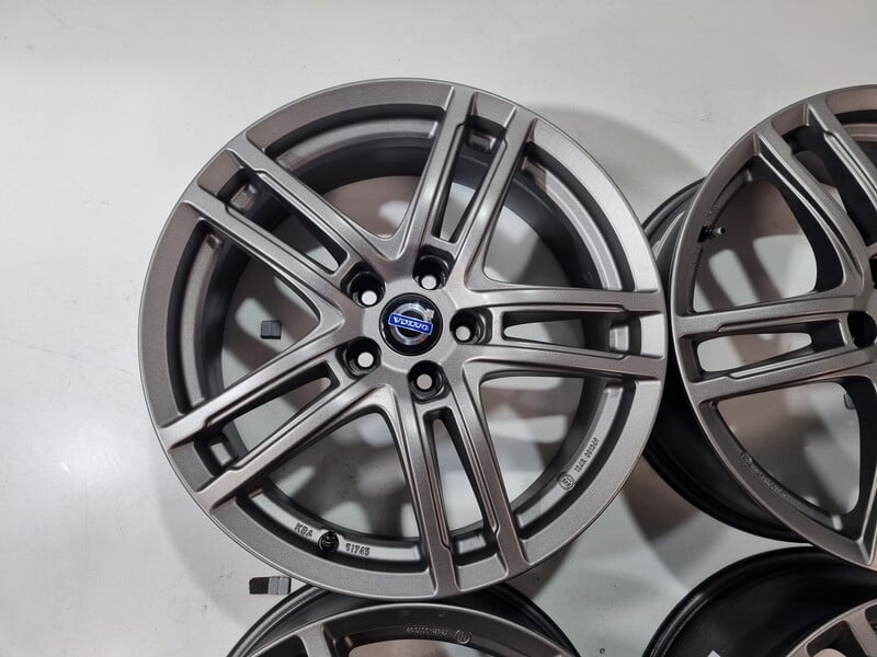 Photo 6 - Volvo XC60, XC40 XC60 light alloy R18 rims