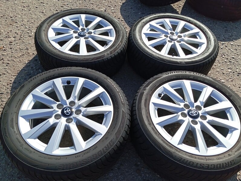 Photo 1 - Toyota Siunciam, 6.5J ET40 light alloy R16 rims