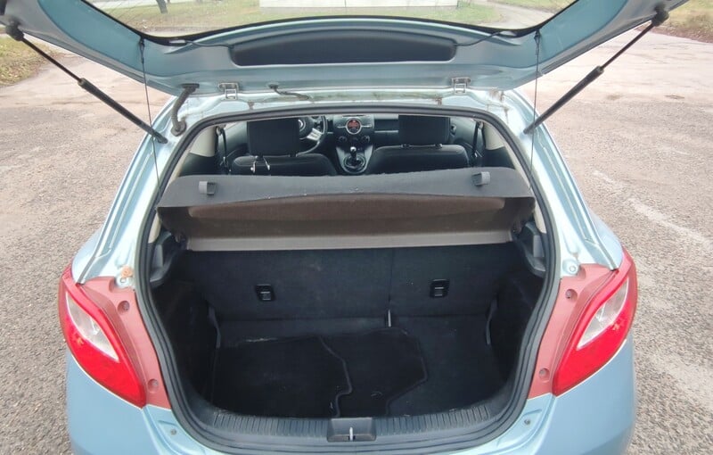 Photo 5 - Mazda 2 2008 y Hatchback