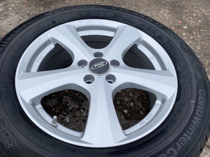 Photo 4 - Ford Siunciam, 7J ET45 light alloy R17 rims