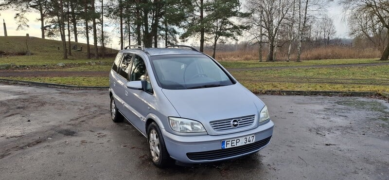 Photo 1 - Opel Zafira 2001 y Van