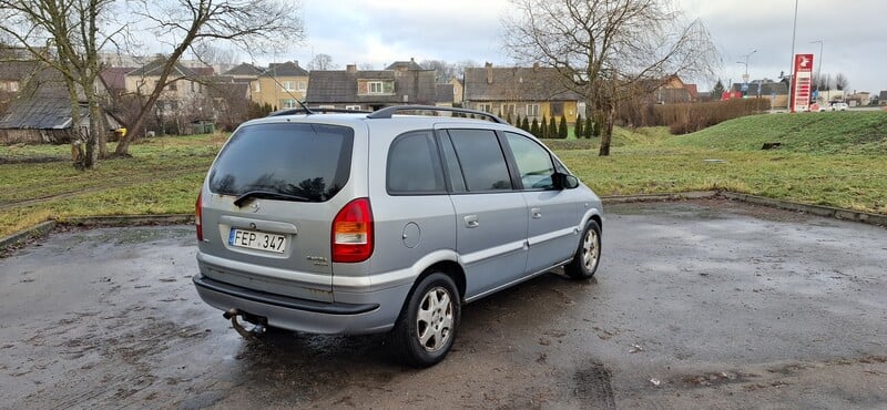 Photo 2 - Opel Zafira 2001 y Van