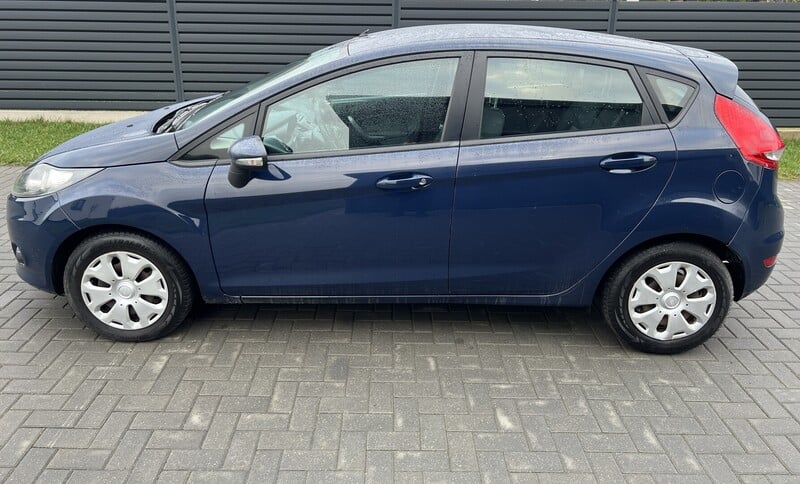 Photo 3 - Ford Fiesta 2010 y Hatchback