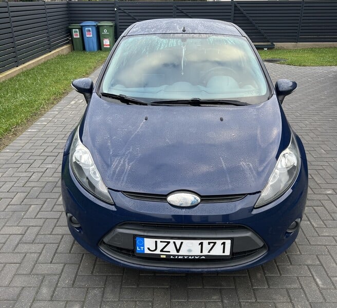 Photo 2 - Ford Fiesta 2010 y Hatchback