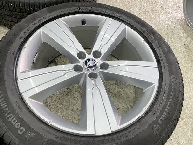 Photo 3 - Skoda Siunciam, 8J ET28 light alloy R20 rims