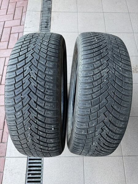 Photo 1 - Pirelli Cinturato All Season R18 winter tyres passanger car