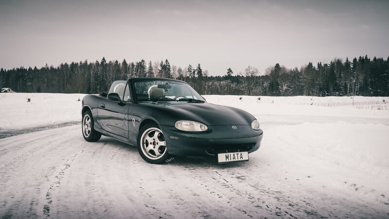 Photo 16 - Mazda MX-5 1999 y Convertible