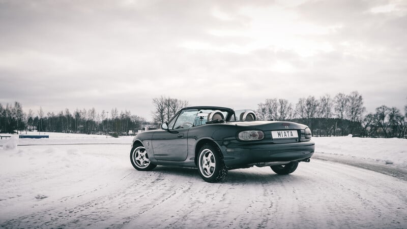 Photo 17 - Mazda MX-5 1999 y Convertible