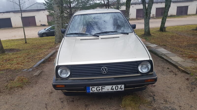 Фотография 1 - Volkswagen Golf 1984 г Хэтчбек