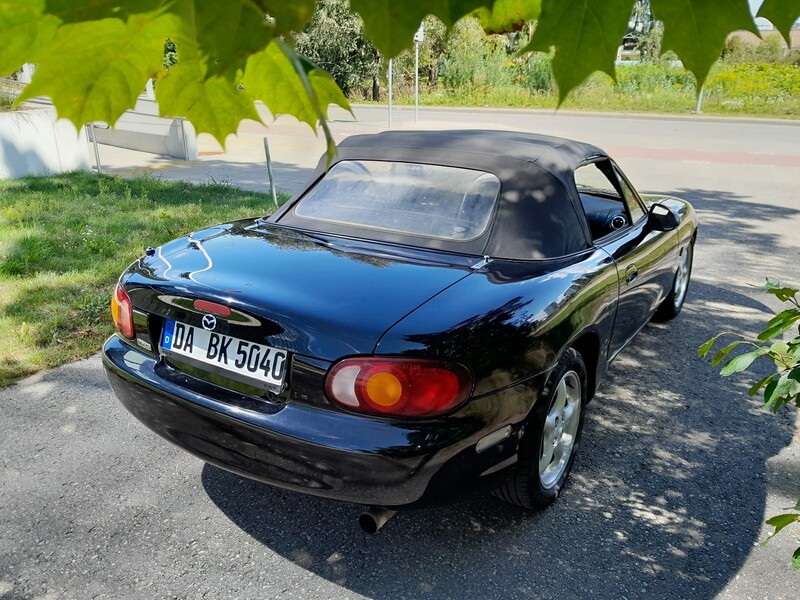 Photo 18 - Mazda MX-5 1999 y Convertible