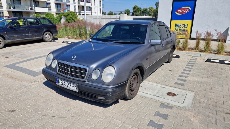 Photo 3 - Mercedes-Benz E 200 1997 y Sedan