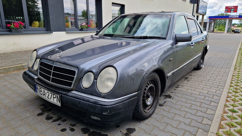 Photo 19 - Mercedes-Benz E 200 1997 y Sedan