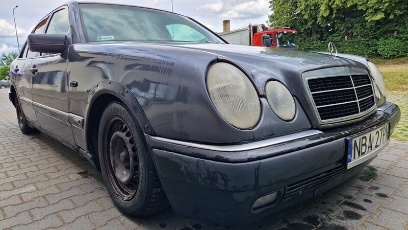 Photo 21 - Mercedes-Benz E 200 1997 y Sedan