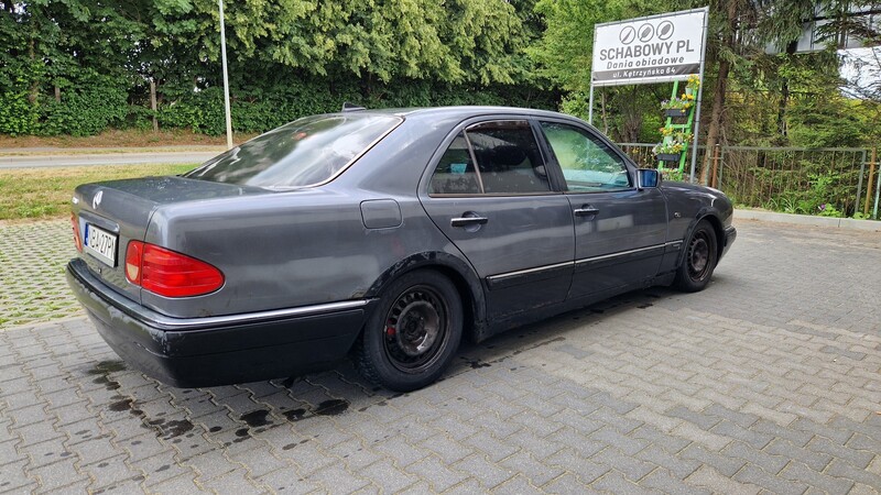 Photo 26 - Mercedes-Benz E 200 1997 y Sedan