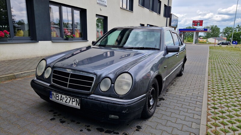 Photo 27 - Mercedes-Benz E 200 1997 y Sedan