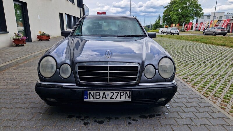 Photo 28 - Mercedes-Benz E 200 1997 y Sedan