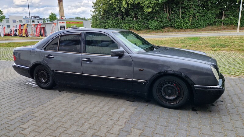 Photo 30 - Mercedes-Benz E 200 1997 y Sedan