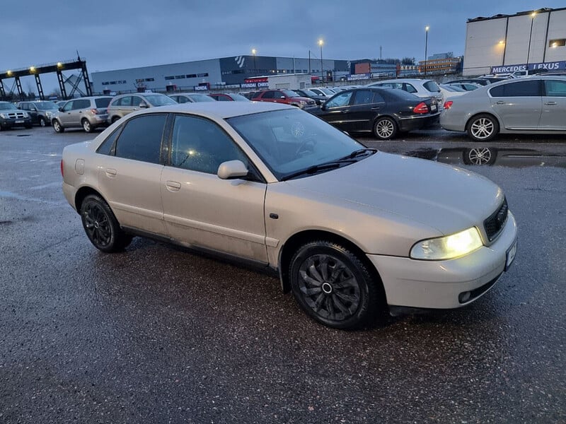 Photo 1 - Audi A4 2000 y Sedan