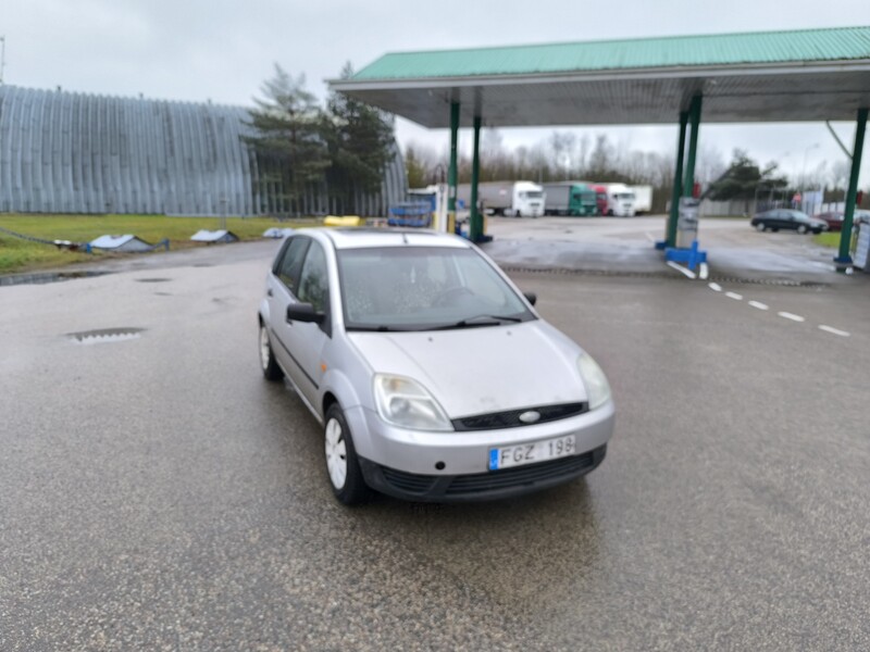 Photo 3 - Ford Fiesta 2002 y Hatchback