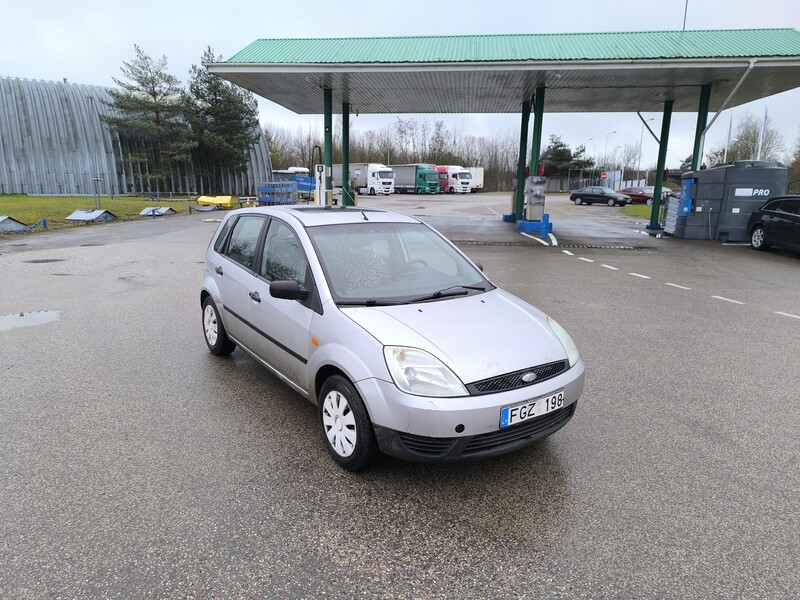 Photo 4 - Ford Fiesta 2002 y Hatchback