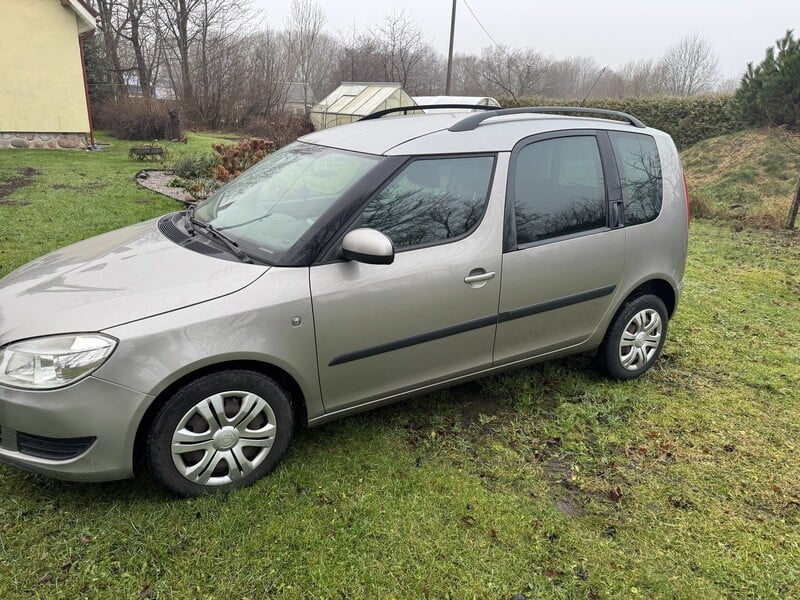 Photo 2 - Skoda Roomster TDI 2010 y