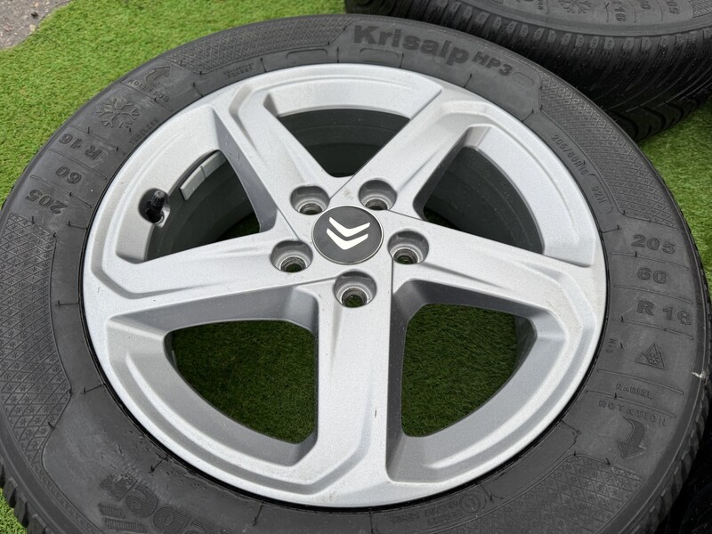 Photo 2 - Citroen Siunciam, 6.5J ET50 light alloy R16 rims