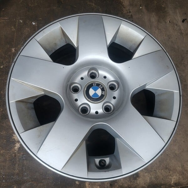 Photo 1 - BMW 325 light alloy R17 rims