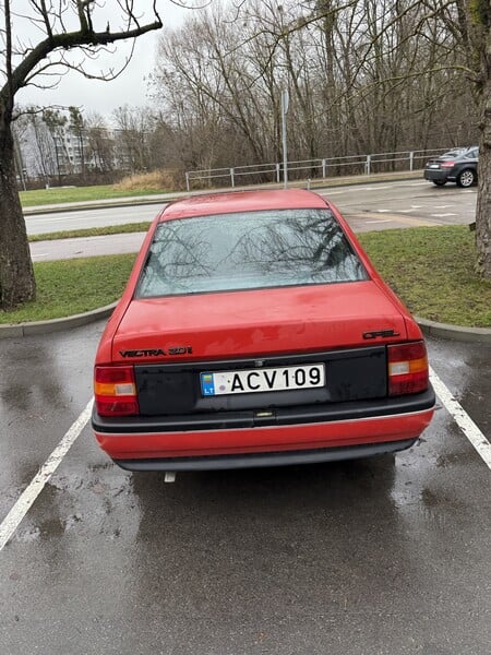 Фотография 5 - Opel Vectra 1989 г Седан