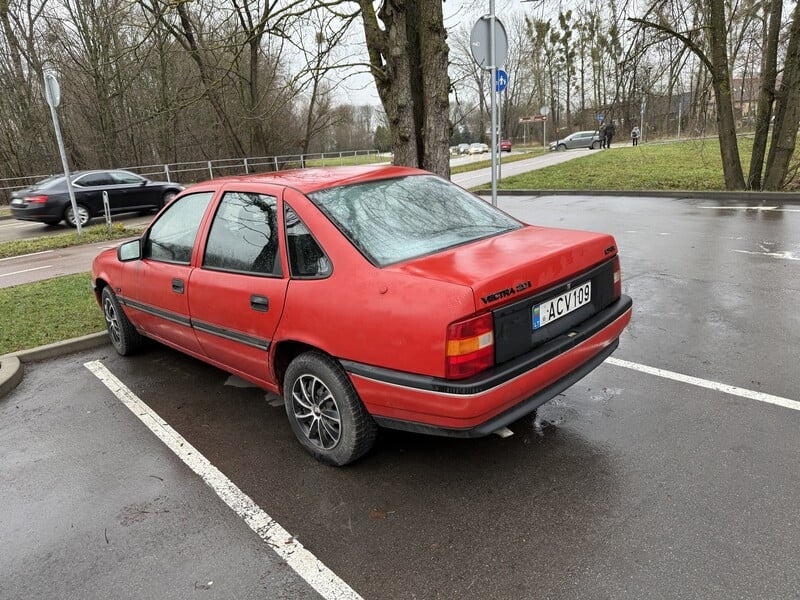 Фотография 6 - Opel Vectra 1989 г Седан