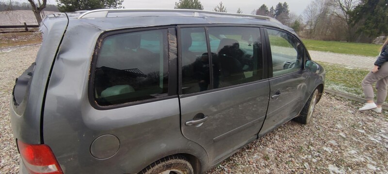 Photo 4 - Volkswagen Touran 5524 Tdi 2005 y parts