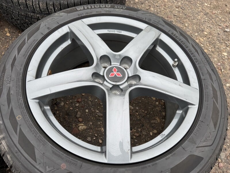 Photo 3 - Mitsubishi Siunciam, 7.5J ET5 light alloy R18 rims