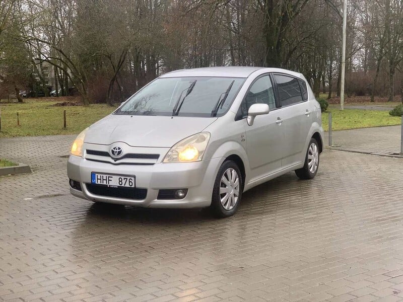 Photo 1 - Toyota Corolla Verso 2005 y Van