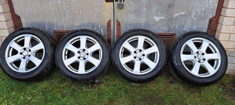 Photo 5 - Light alloy R17 rims