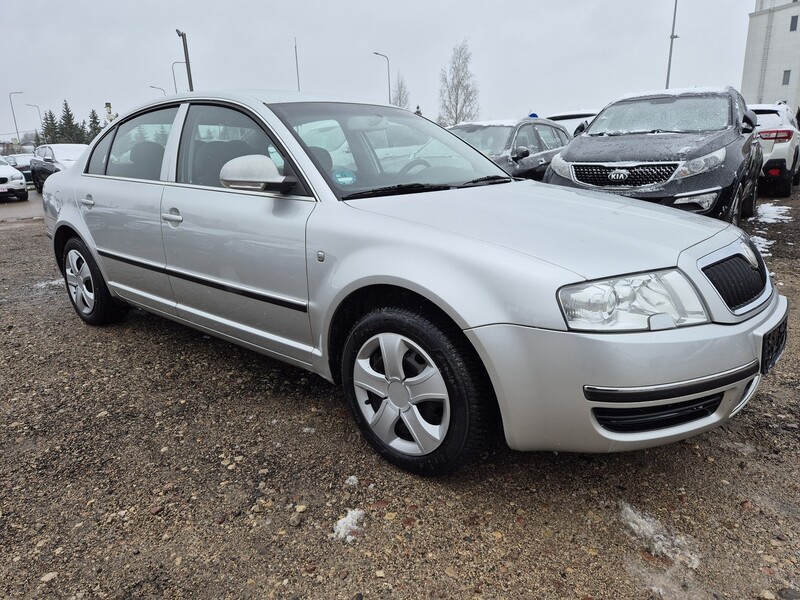 Photo 2 - Skoda Superb 2007 y Sedan