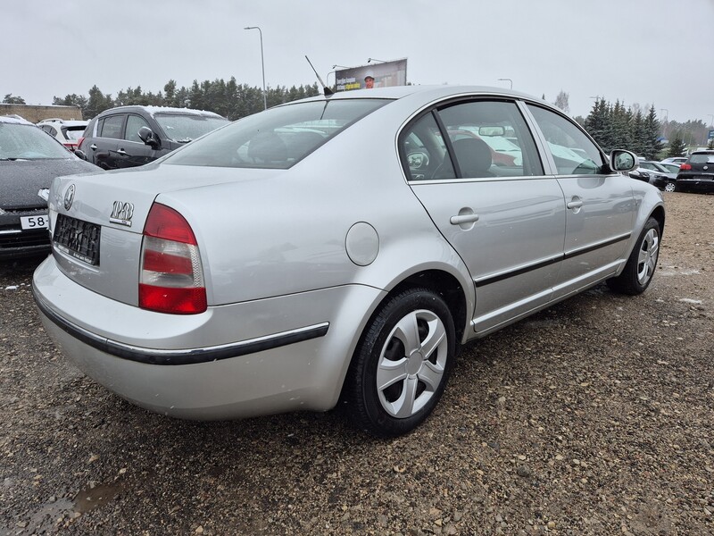 Photo 3 - Skoda Superb 2007 y Sedan