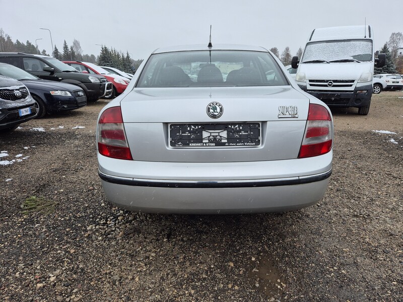 Photo 6 - Skoda Superb 2007 y Sedan