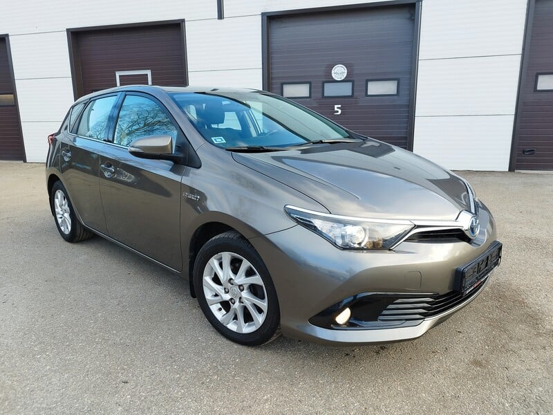 Photo 1 - Toyota Auris Hybrid 2017 y