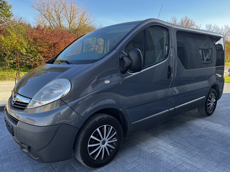 Photo 4 - Opel Vivaro 2014 y Minibus