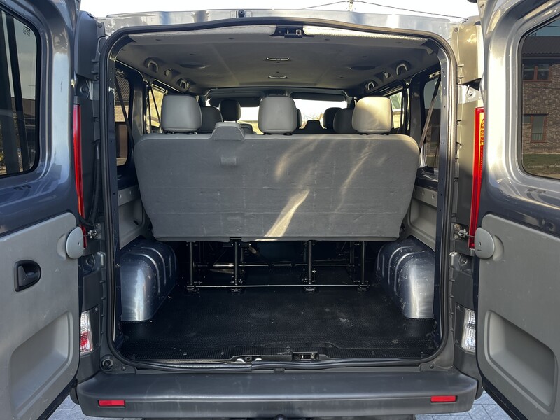 Photo 10 - Opel Vivaro 2014 y Minibus