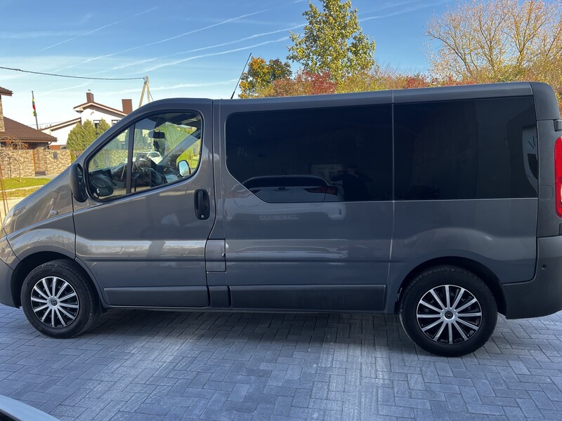 Photo 14 - Opel Vivaro 2014 y Minibus