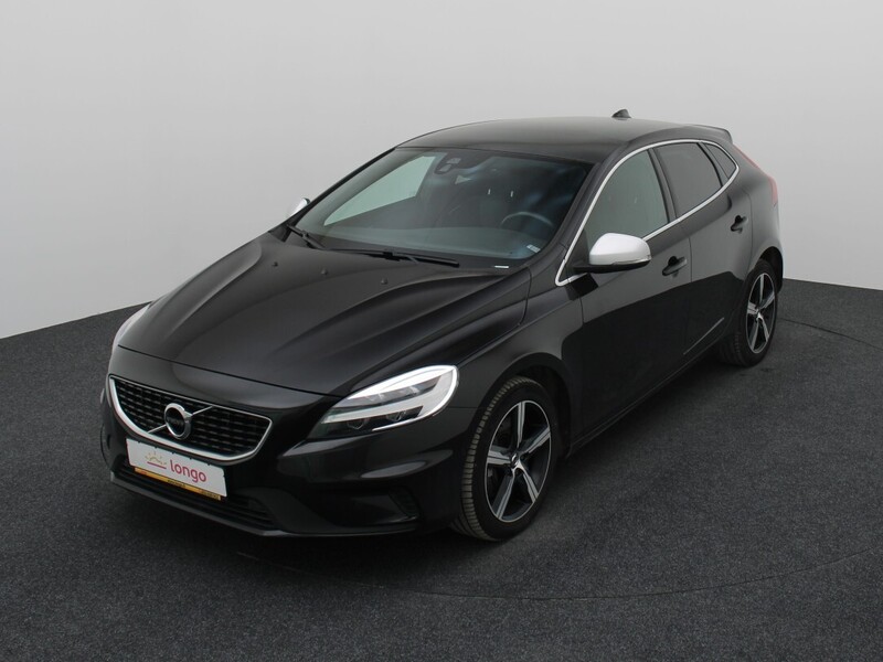 Фотография 1 - Volvo V40 2019 г Хэтчбек